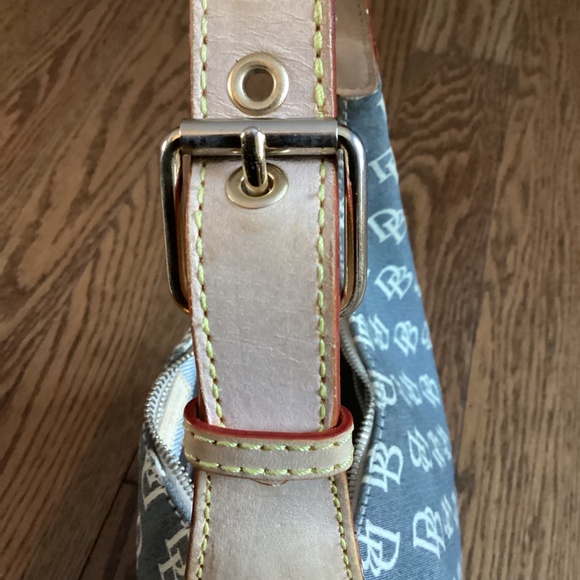 Dooney & Bourke monogram canvas handbag - Picture 4 of 11